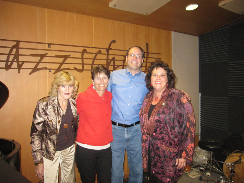 Fans Joyce Nehlson, Mary & Kent Abrahamson